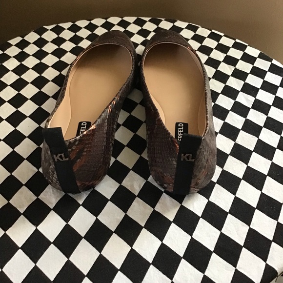 Karl Lagerfeld snake print ballet flat 8, feels like a 7.5. - Picture 2 of 5